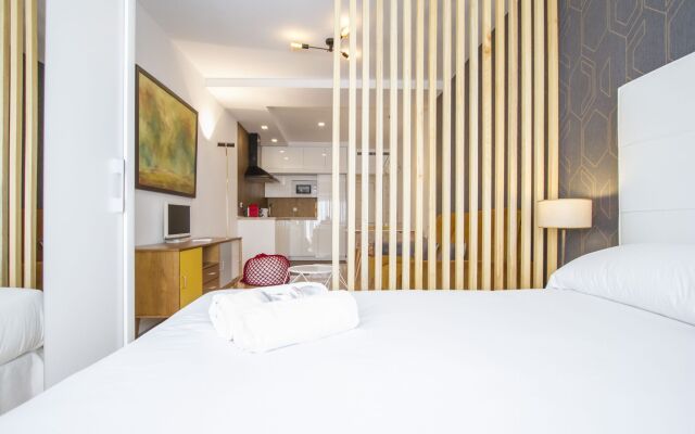 UD Apartments - Atocha Stylish with Pool