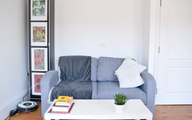 Spacious Studio Apartment In East London