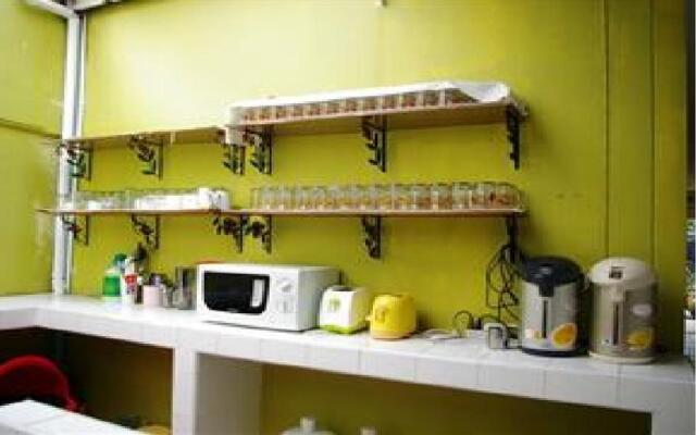 OYO 1054 Phuket Backpacker Hostel