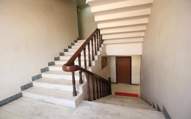 Hotel Kadamba Comforts