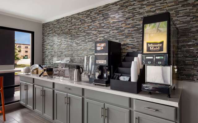 Econo Lodge Mobile Airport Blvd.