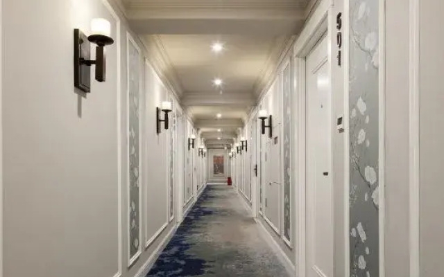 Grand Yixian Mansion (Nanjing University Yunnan Road Subway Station)