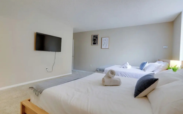Modern Apartment with Top Amenities