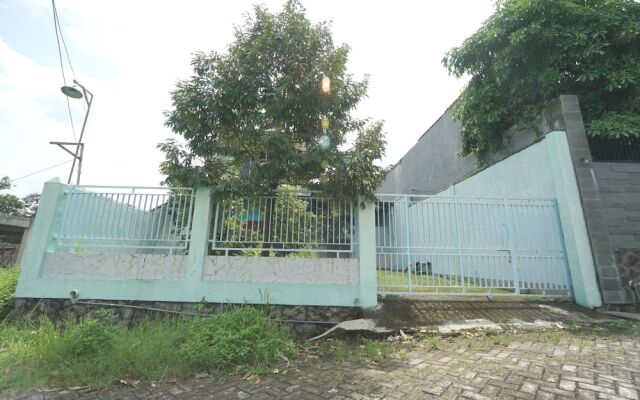 Hotel O Kencana Homestay Syariah Near Masjid AL-BAROKAH Kanyuran