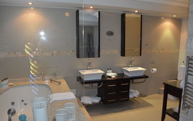 Head over Hills Luxury Retreat