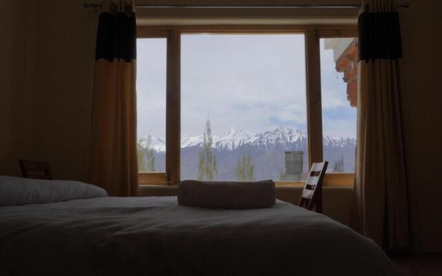 16 Arahat Guest House