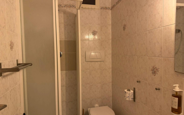 Black Market Hotel