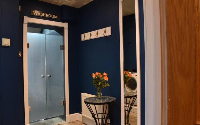 The Cheltenham, stylish 1-bed Victorian apartment