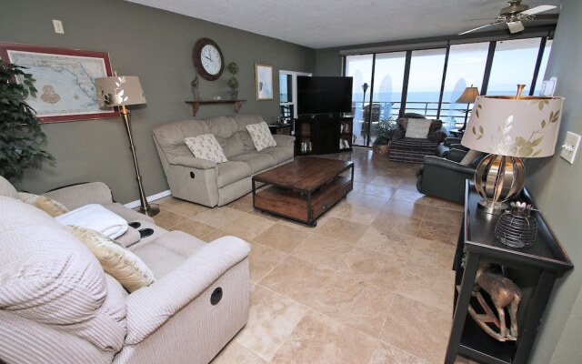 Pier House 402