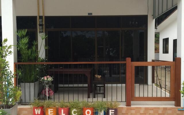 Baan Hello Samed