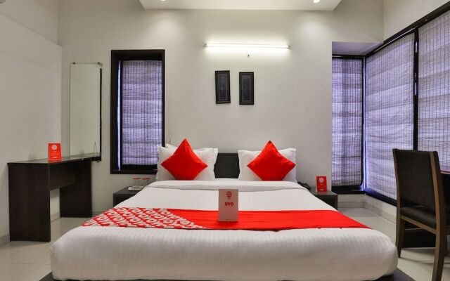 OYO 15508 Shreeji Sangeet Apartments