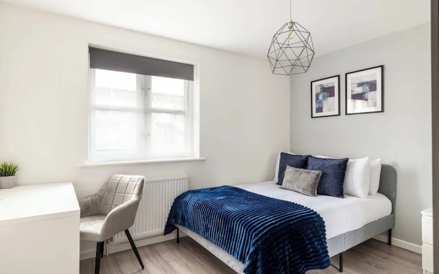 Finsbury Park Retreat: Modern Comfort