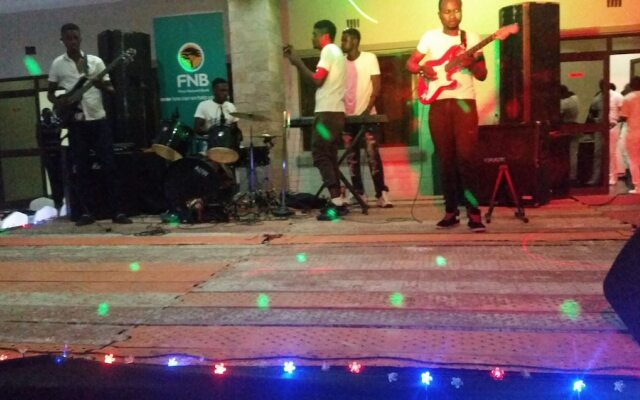 Cross Roads Lodge Kitwe
