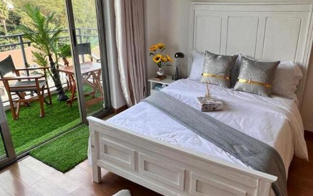 Cozy 1 bedroom Serviced apartment in Nairobi suburbs.