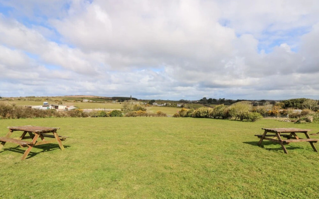 Mynheer Farm Bowji