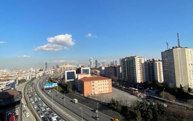 Luxury Central Fully Equipped 3BR 2BA Apartment by Siena Suites