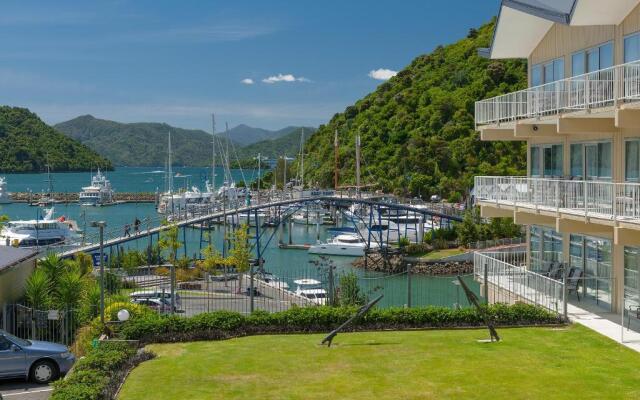 Picton Beachcomber Inn