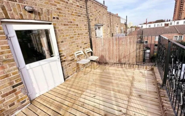 Kings Road in London by Stayfolk