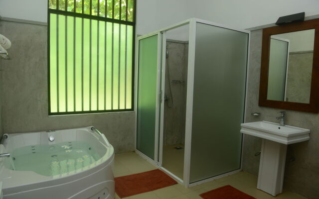 Nil Diya Mankada Safari Lodge