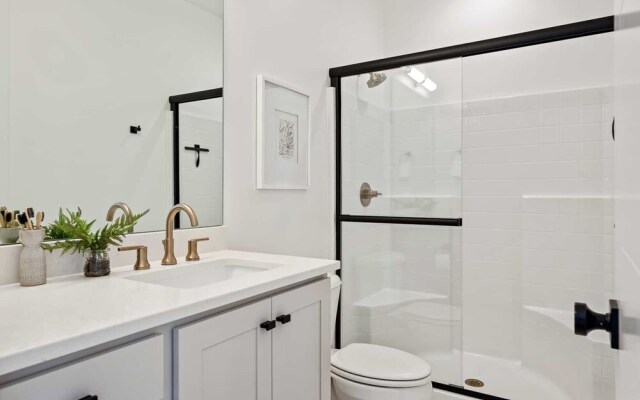 Sun-kissed Retreat 9 Bedroom Home