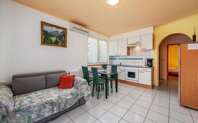 Nice Apartment in Umag With Wifi and 1 Bedrooms