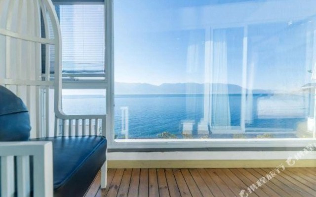 Erguniang Lake View Holiday Hotel