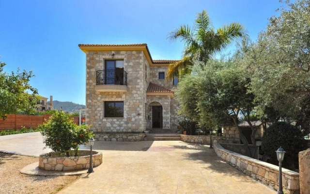 Sunset View Villa in Argaka