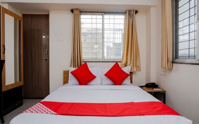 OYO Flagship 22520 Lakeview Lohegaon