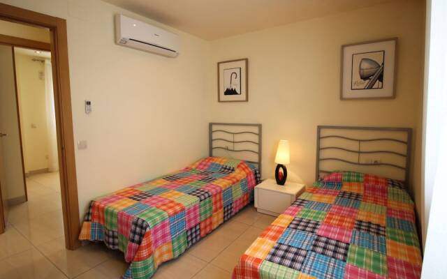 Attractive Holiday Home in Empuriabrava near Beach