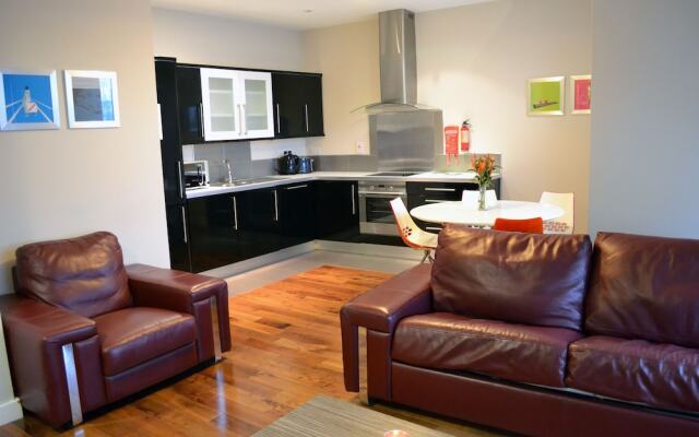 Carrick Plaza Suites