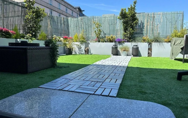 Unique Penthouse With Jacuzzi & Garden