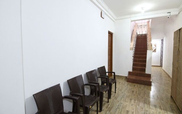 OYO 9743 Frank Guest House