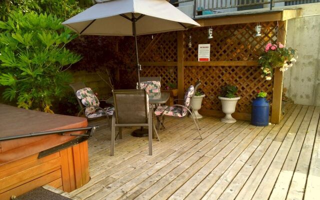 Sechelt Inlet Bed & Breakfast