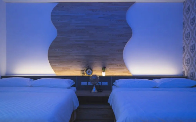 Starry Night Laurel Hotel