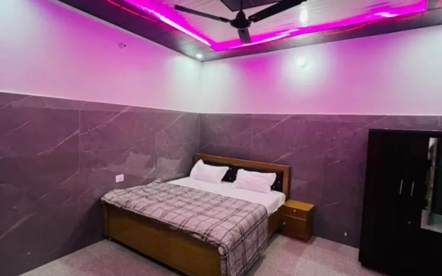 Goroomgo Milan Palace Ayodhya