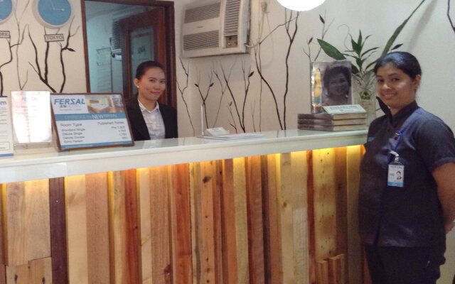 OYO 406 Royal Parc Inn & Suites