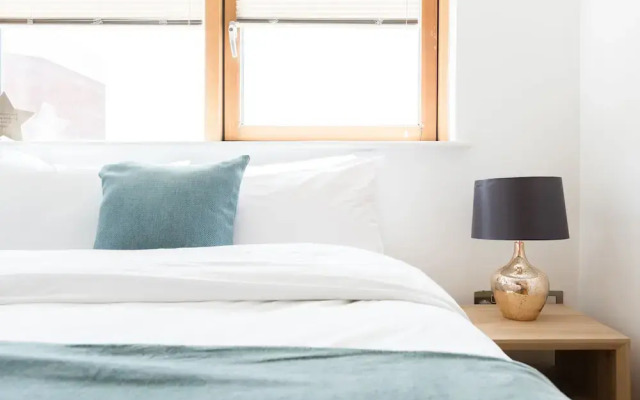 Platinum Apartment next to London Bridge 9995