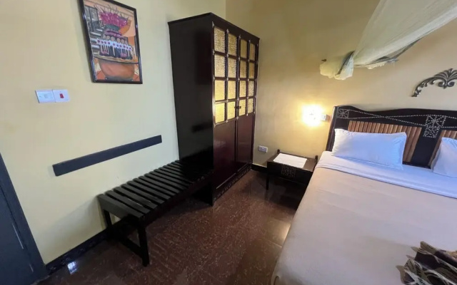 Rusty Rock Beach Resort & Spa