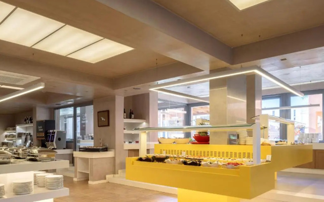 High Beach Hotel