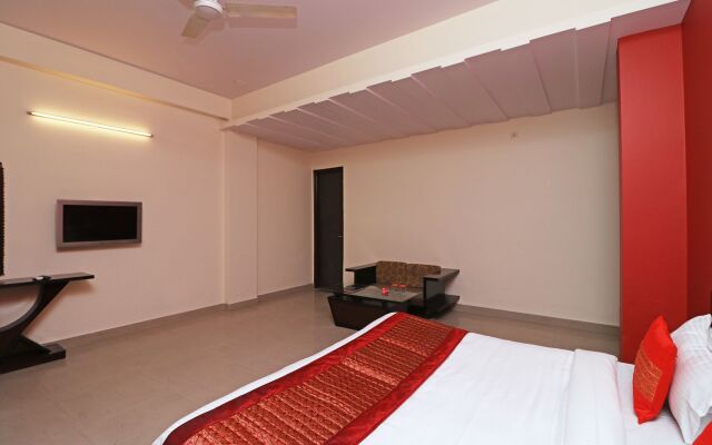 OYO 10350 Hotel Noida Fortune