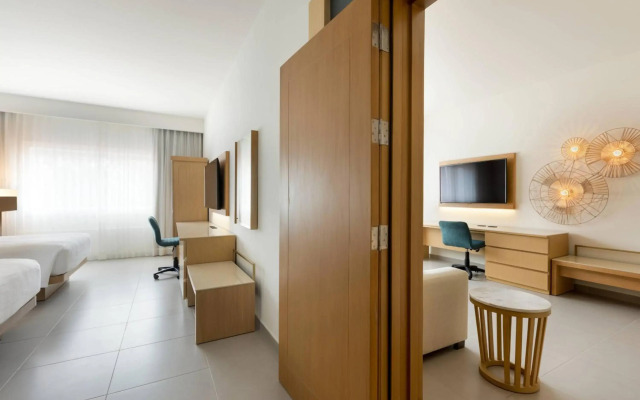 Courtyard By Marriott Cancun Airport
