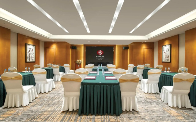 Royal Garden Hotel