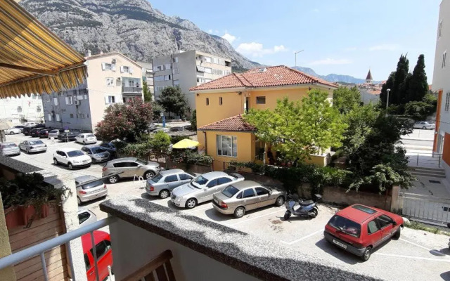 Apartment Enjoy life Makarska 2+2, center