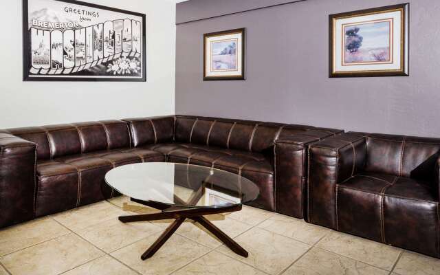 Super 8 by Wyndham Bremerton