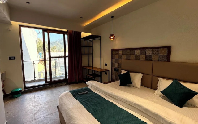 Yes Hotel By The Ganges