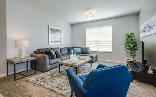 Casa Lucia Lakeview 3 Bedroom Condo by RedAwning