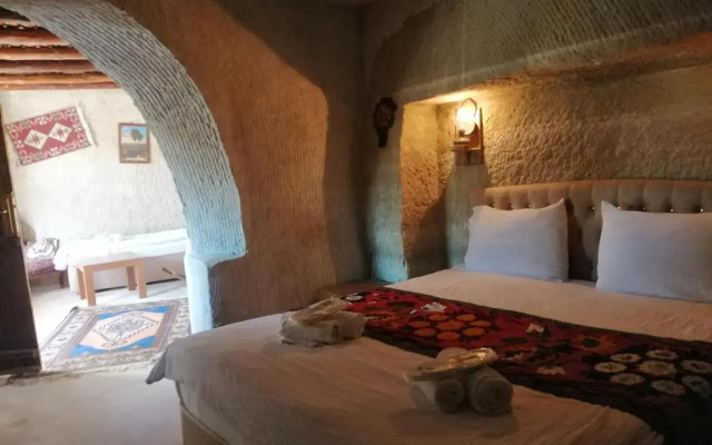 Seven Rock Cave Hotel