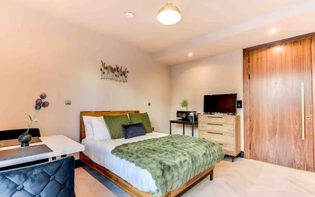 Host Stay Rox Studio