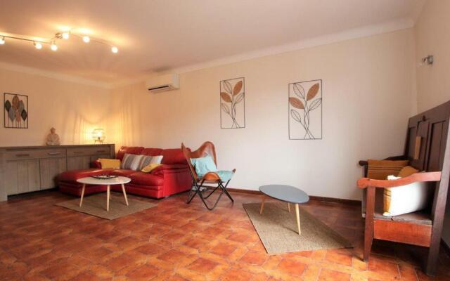 Gîte Saint-Jean-le-Vieux, 3 pièces, 5 personnes - FR-1-384-791