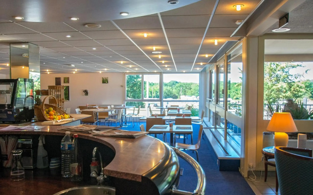 Hotel Kyriad Nemours